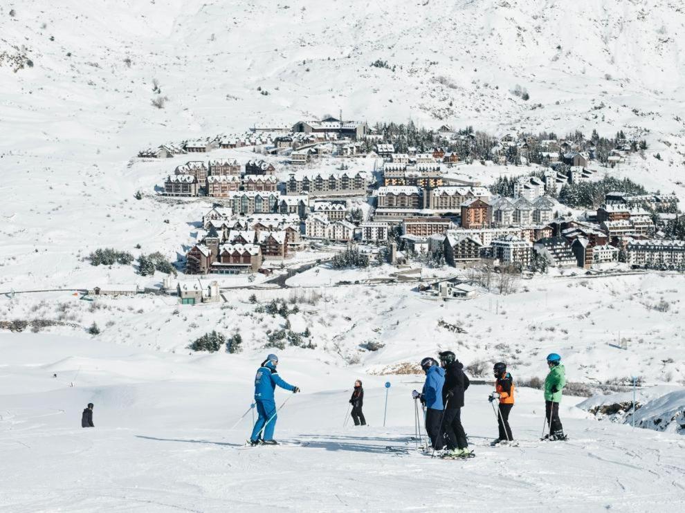 Bajo Con Terraza Y Vistas A Las Montana En Formigal Exterior photo